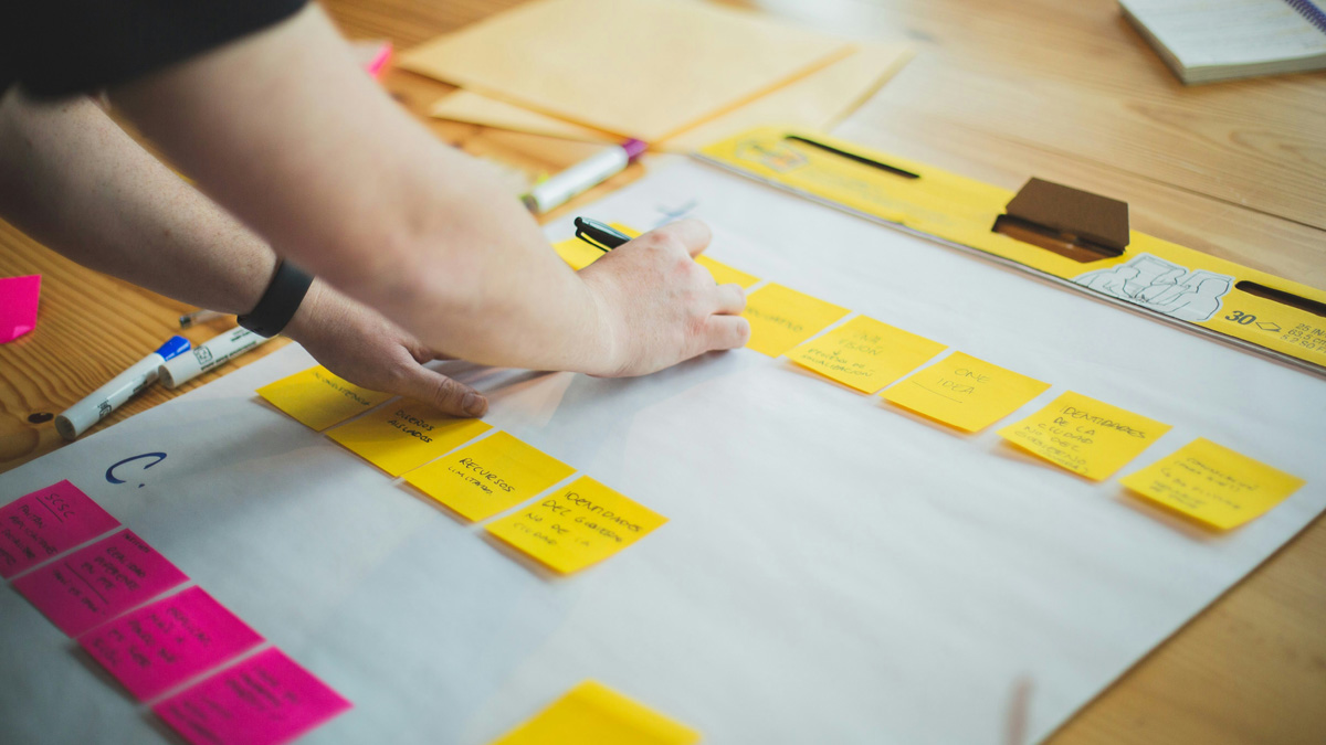 Mensajes que convierten en B2B: 9 objeciones y cómo resolverlas en tu web (con ejemplos)