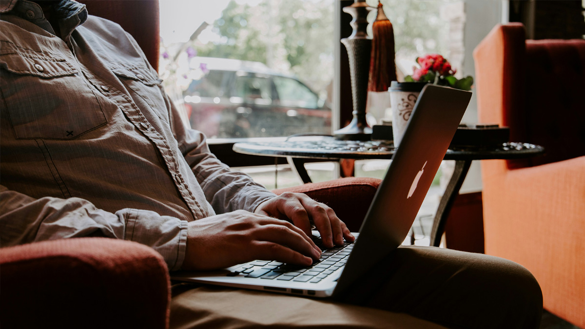 Web B2B: 9 secciones que reducen objeciones antes de que te pidan precio